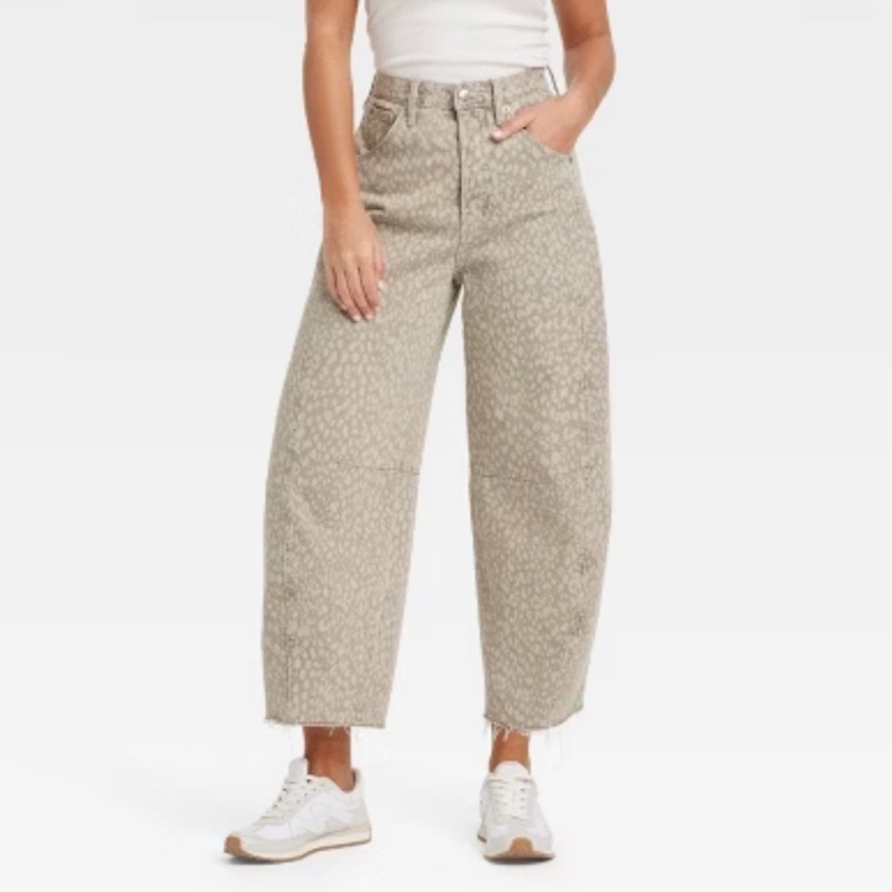 Women’s High Rise Curved Leg Barrel Jeans Leopard Print - Ankle Length